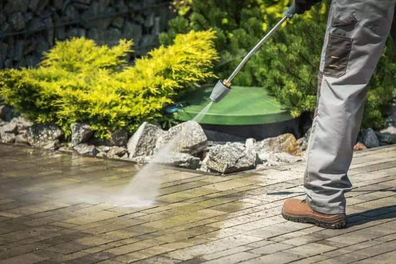 How Much Water Does a Pressure Washer Use